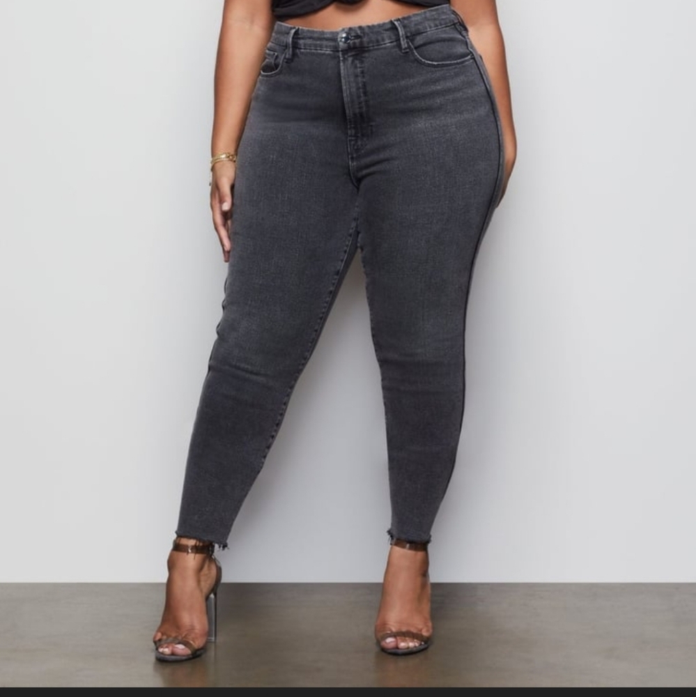 14 Good American Light Black Wash Skinny Jeans